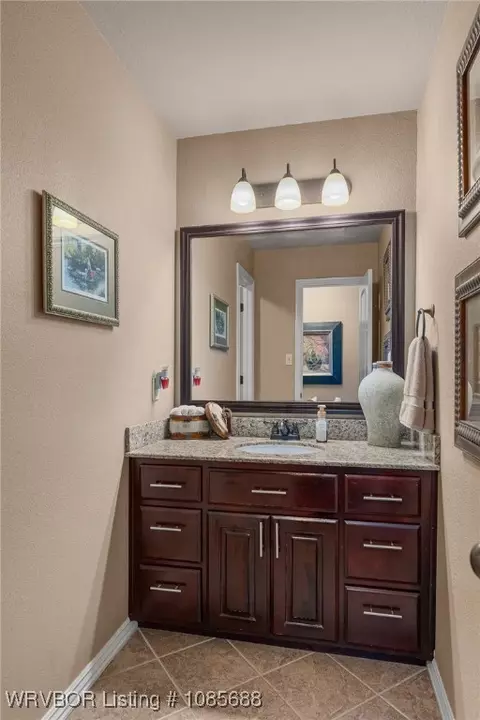 Bath - 8017 Bridgewood Ln, Fort Smith, AR 72916 photo 4 of 5