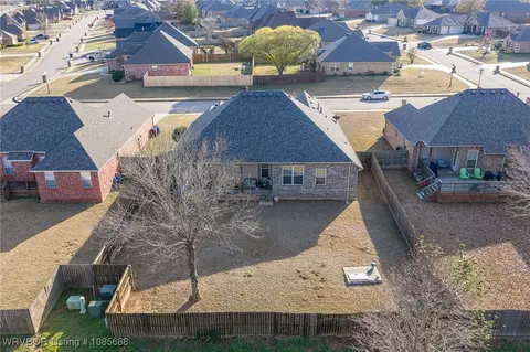 View/Area - 8017 Bridgewood Ln, Fort Smith, AR 72916 photo 2 of 2