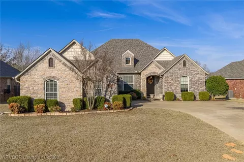 8017 Bridgewood Ln, Fort Smith, AR 72916