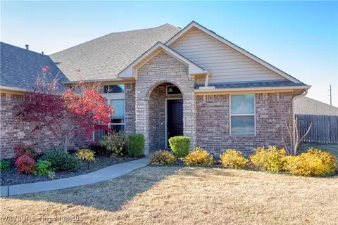 6100 Ironwood Ln, Fort Smith, AR 72916