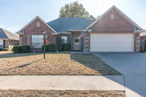 1363 Red Oak Dr, Alma, AR 72921