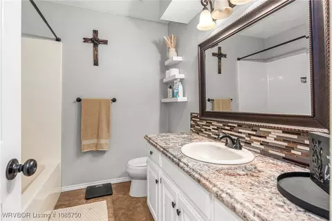 Bath - 2500 Pine Ln, Barling, AR 72923 photo 1 of 3