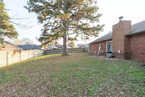 Exterior - 2500 Pine Ln, Barling, AR 72923 photo 10 of 10