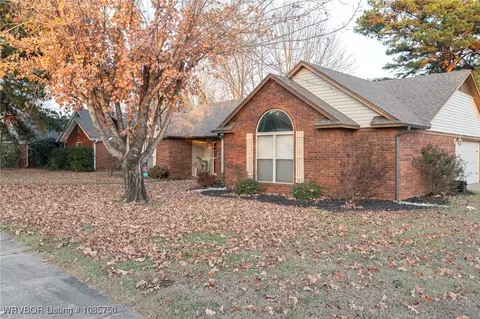 Exterior - 2500 Pine Ln, Barling, AR 72923 photo 3 of 10