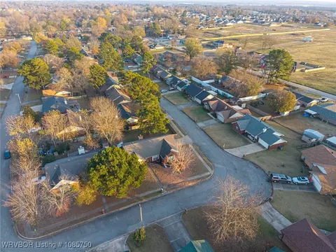View/Area - 2500 Pine Ln, Barling, AR 72923 photo 2 of 3