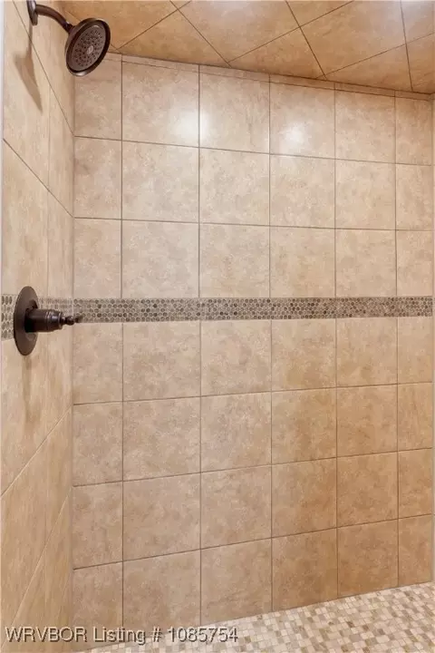 Bath - 5200 Hardscrabble Way, Fort Smith, AR 72903 photo 3 of 4