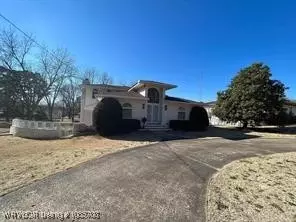 1309 Jamestown Dr, Tahlequah, OK 74464