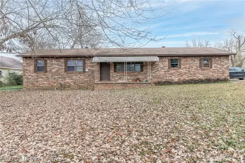 1701 N 5th St, Paris, AR 72855