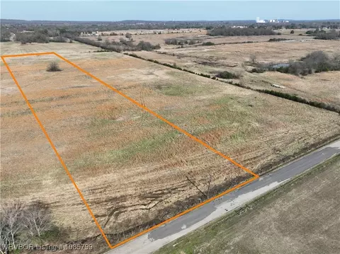 12 Buck Creek Road, Bokoshe, OK 74930