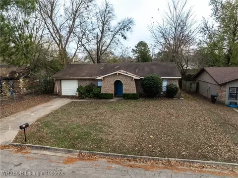 Exterior - 3218 Iola Ave, Fort Smith, AR 72908 photo 2 of 3