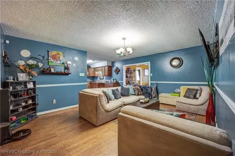 Living - 3218 Iola Ave, Fort Smith, AR 72908 photo 3 of 4