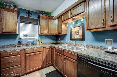 Kitchen - 3218 Iola Ave, Fort Smith, AR 72908 photo 3 of 4