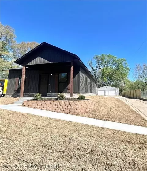 1629 Poplar St, Van Buren, AR 72956