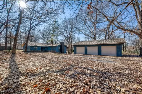 261 Park Cir, Decatur, AR 72722