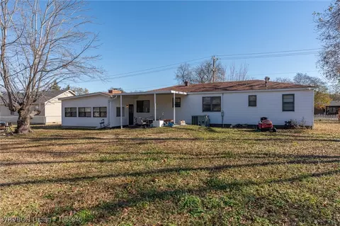 Exterior - 2521 N Albert Pike Ave, Fort Smith, AR 72904 photo 8 of 16