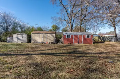Exterior - 2521 N Albert Pike Ave, Fort Smith, AR 72904 photo 3 of 16