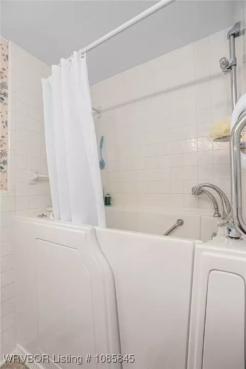 Bath - 2521 N Albert Pike Ave, Fort Smith, AR 72904 photo 2 of 2