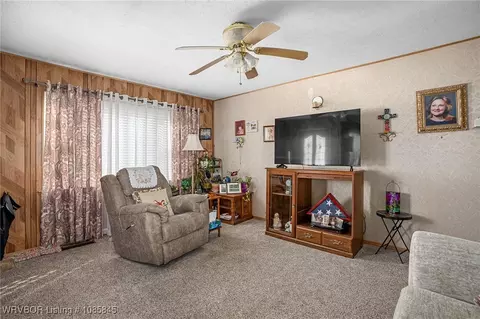 Living - 2521 N Albert Pike Ave, Fort Smith, AR 72904 photo 4 of 4
