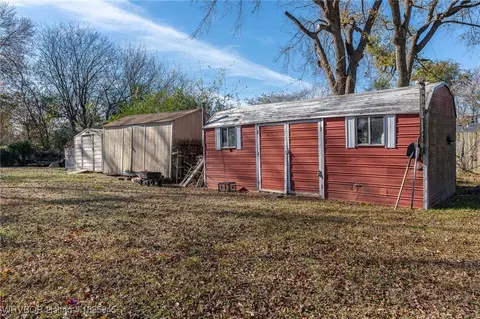 Exterior - 2521 N Albert Pike Ave, Fort Smith, AR 72904 photo 4 of 16