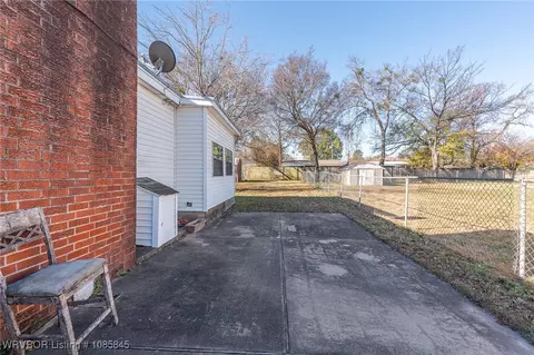 Exterior - 2521 N Albert Pike Ave, Fort Smith, AR 72904 photo 13 of 16