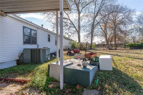 Exterior - 2521 N Albert Pike Ave, Fort Smith, AR 72904 photo 12 of 16