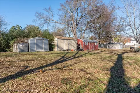 Exterior - 2521 N Albert Pike Ave, Fort Smith, AR 72904 photo 5 of 16