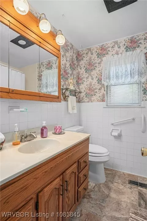 Bath - 2521 N Albert Pike Ave, Fort Smith, AR 72904 photo 1 of 2