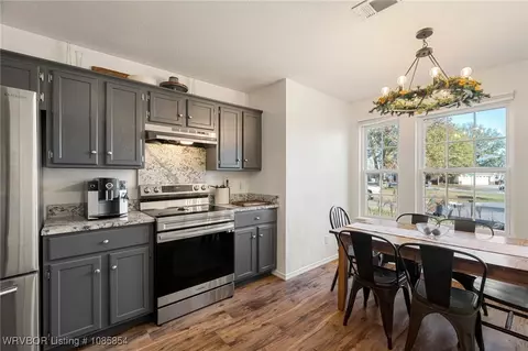 Kitchen - 1501 Heather Pl, Barling, AR 72923 photo 1 of 2