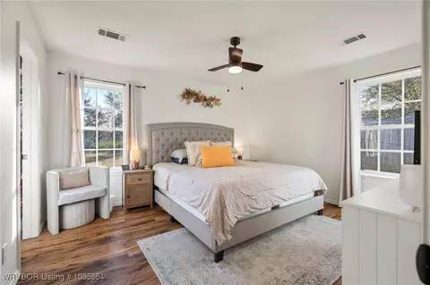 Bedroom - 1501 Heather Pl, Barling, AR 72923 photo 1 of 2