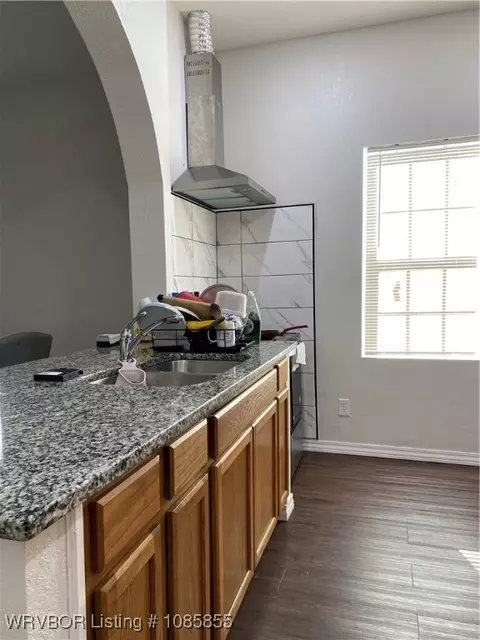 Kitchen - 2423 N 30th St, Fort Smith, AR 72904 photo 2 of 3