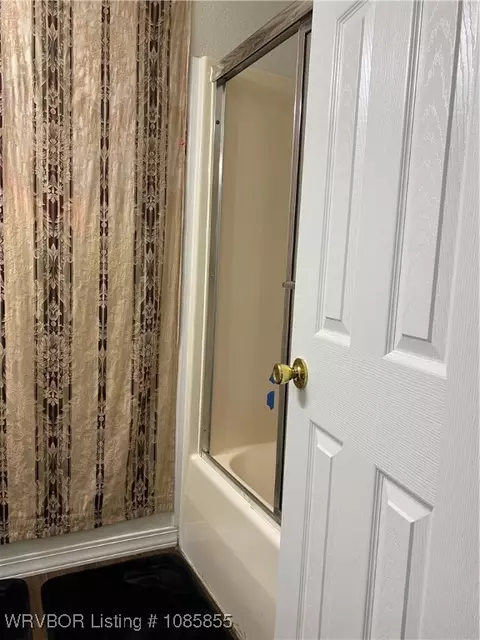Bath - 2423 N 30th St, Fort Smith, AR 72904 photo 2 of 3