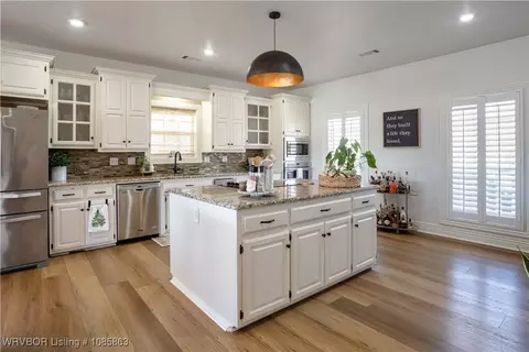 Kitchen - 14407 Wildflower Loop, Fort Smith, AR 72916 photo 3 of 5