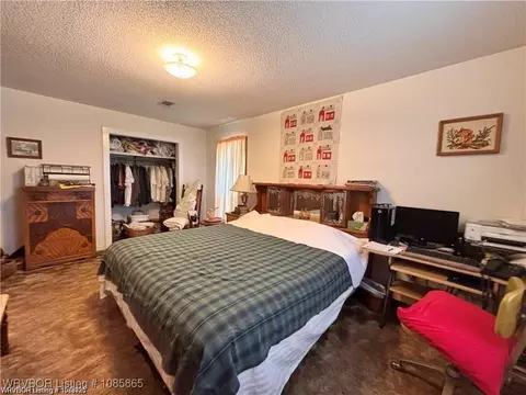 Bedroom - 5525 Slaytonville Rd, Hackett, AR 72937 photo 2 of 4