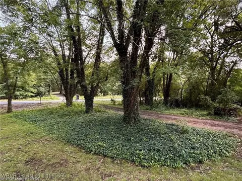Exterior - 5525 Slaytonville Rd, Hackett, AR 72937 photo 2 of 10