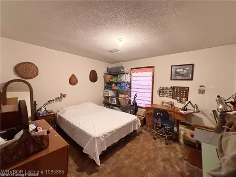 Bedroom - 5525 Slaytonville Rd, Hackett, AR 72937 photo 3 of 4