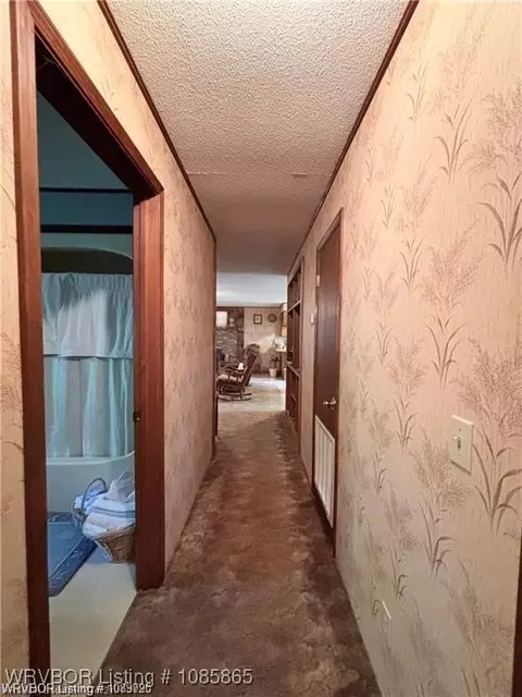 Entry Way - 5525 Slaytonville Rd, Hackett, AR 72937 photo 1 of 2