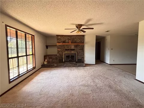 Living - 922 S Pine St, Hartford, AR 72938 photo 4 of 9