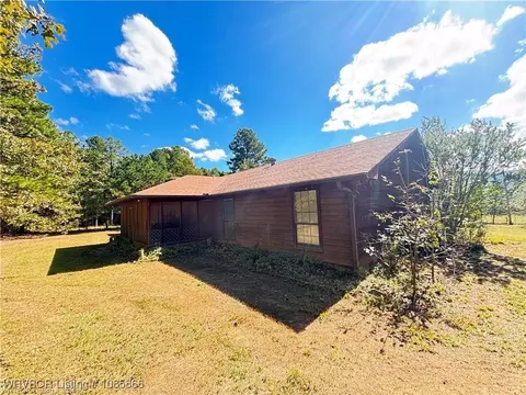 Exterior - 922 S Pine St, Hartford, AR 72938 photo 5 of 17