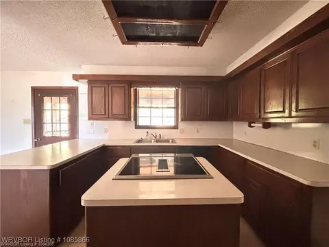 Kitchen - 922 S Pine St, Hartford, AR 72938 photo 3 of 4