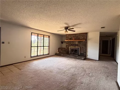 Living - 922 S Pine St, Hartford, AR 72938 photo 2 of 9