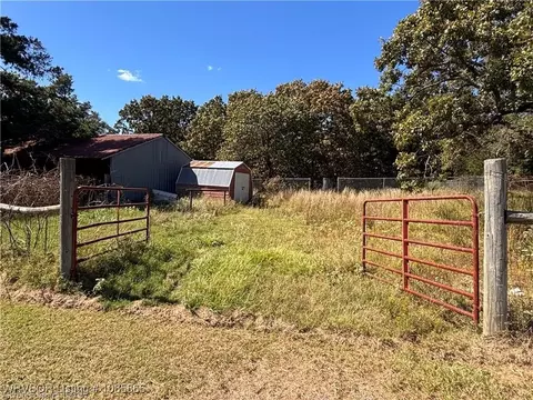 Exterior - 922 S Pine St, Hartford, AR 72938 photo 14 of 17