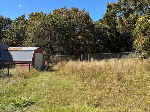 Exterior - 922 S Pine St, Hartford, AR 72938 photo 15 of 17