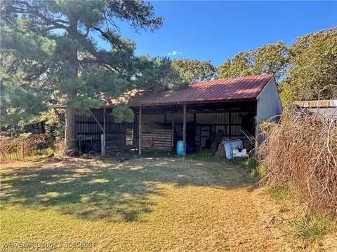 Exterior - 922 S Pine St, Hartford, AR 72938 photo 13 of 17