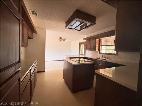 Kitchen - 922 S Pine St, Hartford, AR 72938 photo 4 of 4