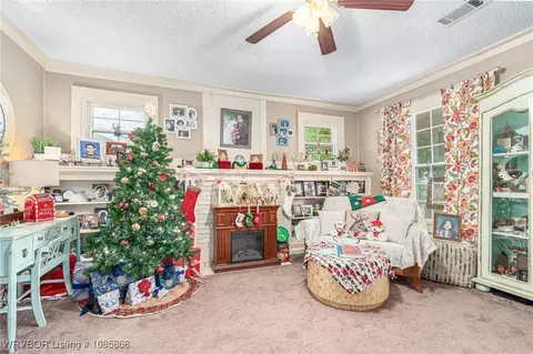Living - 2808 Alabama Ave, Fort Smith, AR 72901 photo 1 of 4