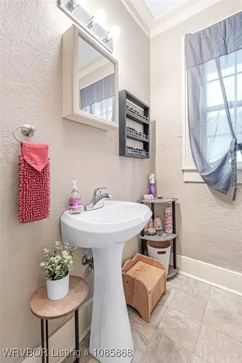 Bath - 2808 Alabama Ave, Fort Smith, AR 72901 photo 3 of 6