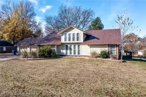 1104 Bran Britt Ln, Muldrow, OK 74948