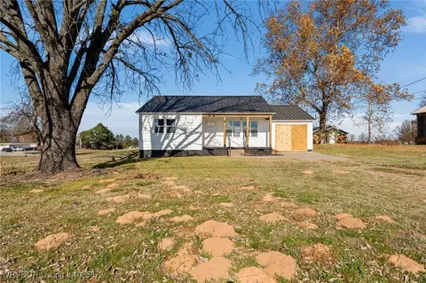 Exterior - 103 State Line Rd, Pocola, OK 74902 photo 3 of 8