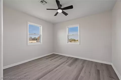 Bedroom - 103 State Line Rd, Pocola, OK 74902 photo 2 of 5