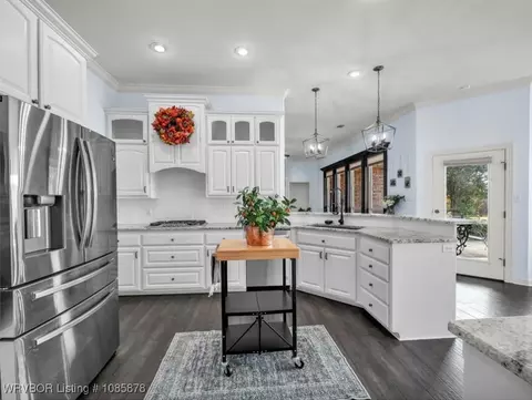 Kitchen - 11200 Quail Crest Ct, Fort Smith, AR 72916 photo 2 of 3